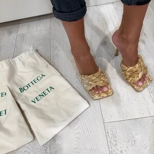 Bottega Veneta Raffia Twisted Intrecciato Stretch Mule Sandals – Size 38